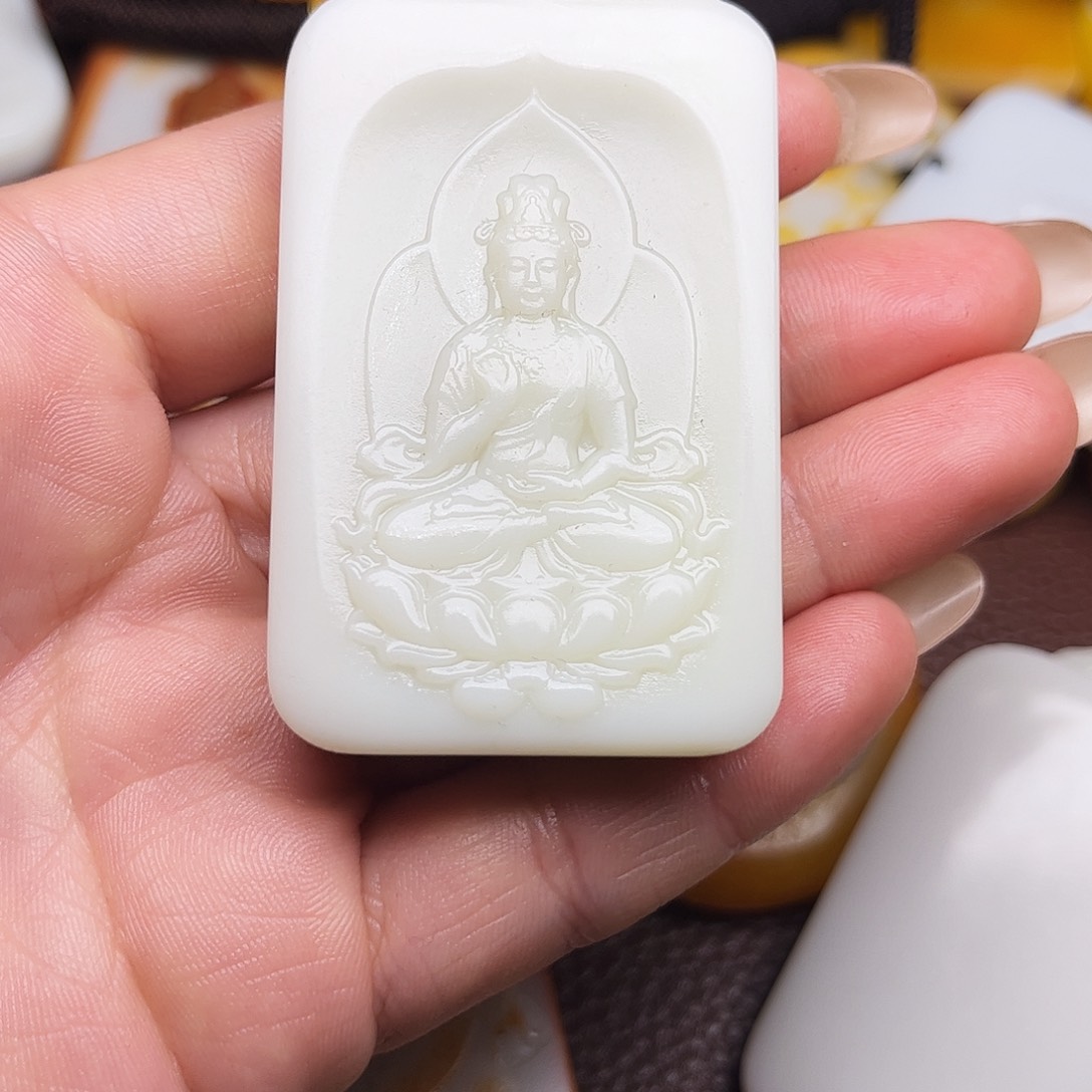 和田玉颈饰未镶嵌金*座