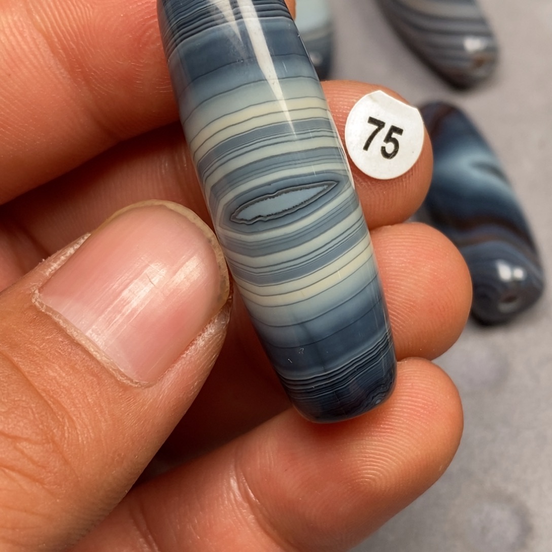 小***希玛瑙/玉髓未镶嵌颈饰挂件