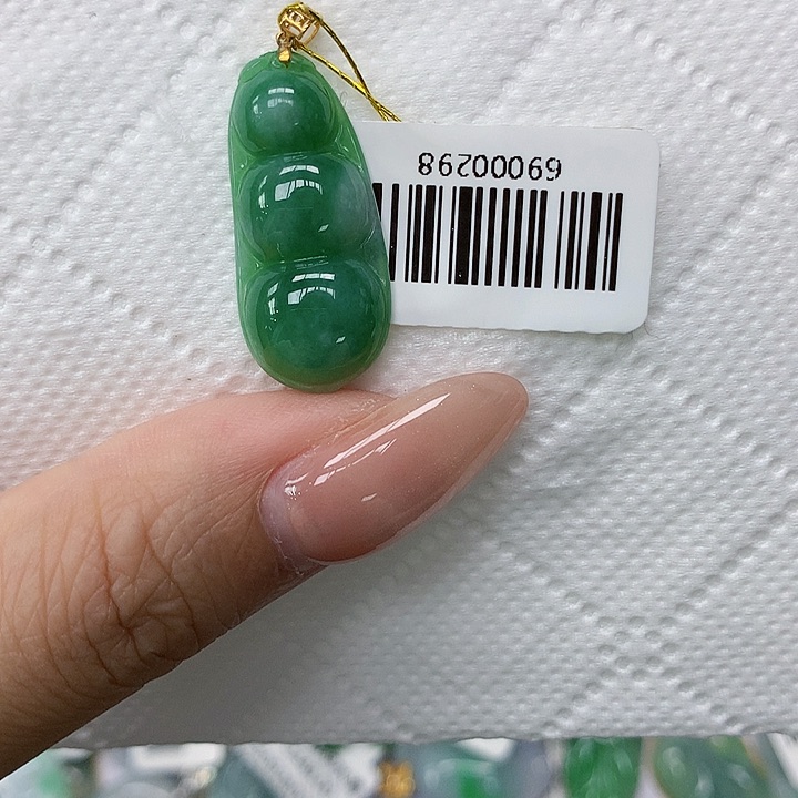 颈饰18K金镶嵌翡翠