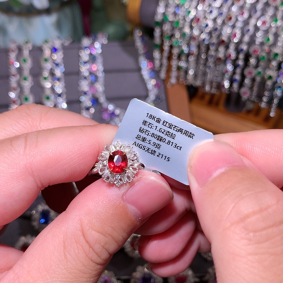 戒指18K金镶嵌红宝石