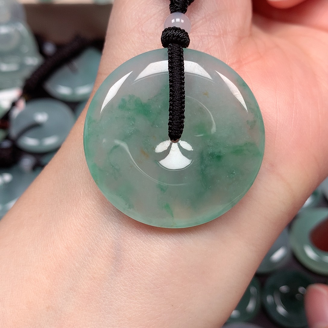 翡翠颈饰未镶嵌平安扣A