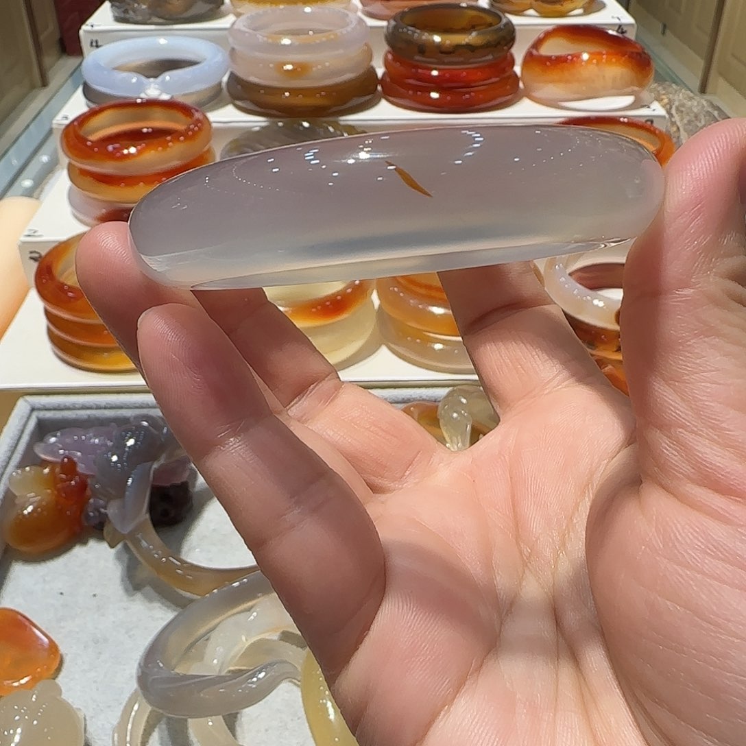 玛瑙/玉髓手镯未镶嵌柿***?