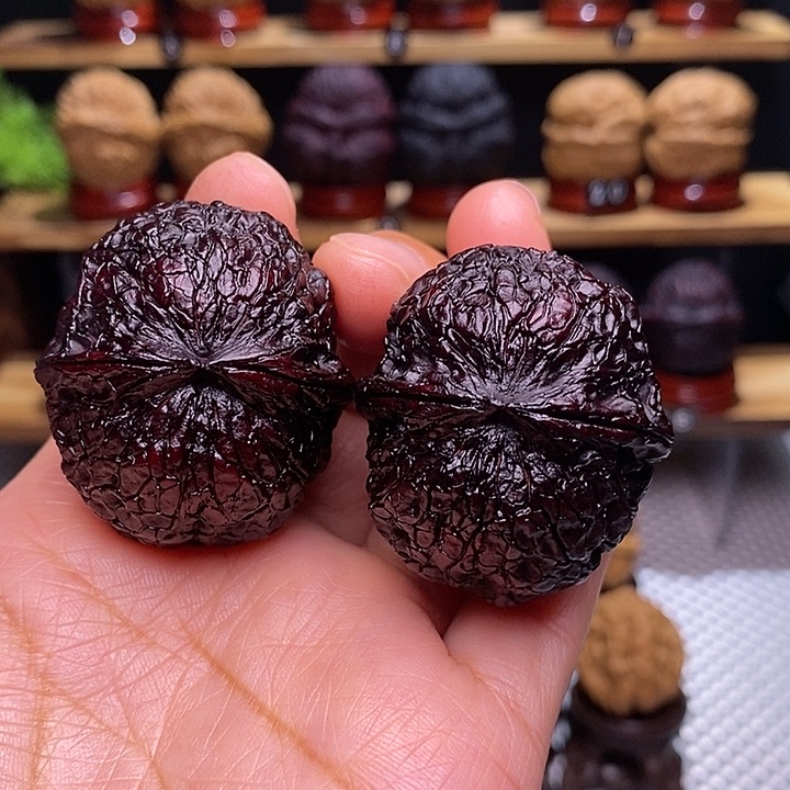 文玩核桃把件金丝绣球地焖38