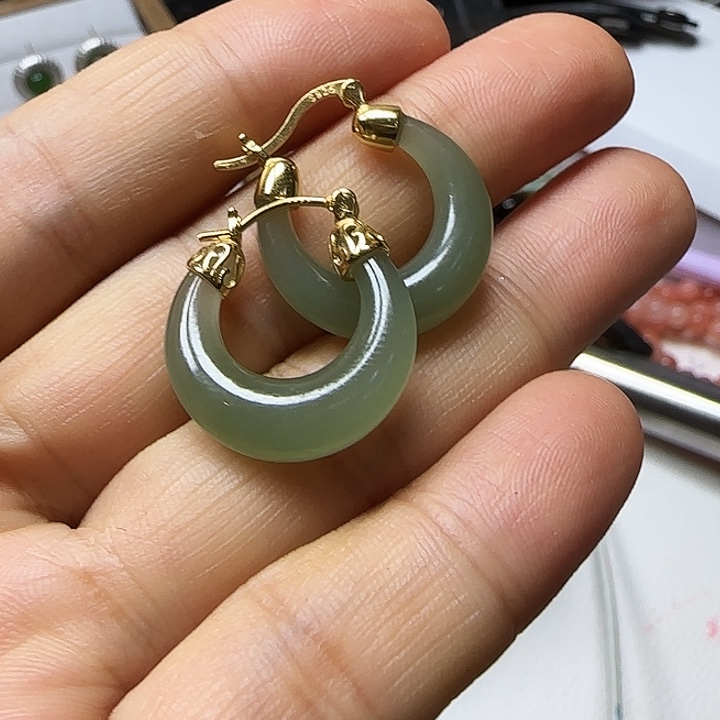 美***号和田玉银S925镶嵌耳饰