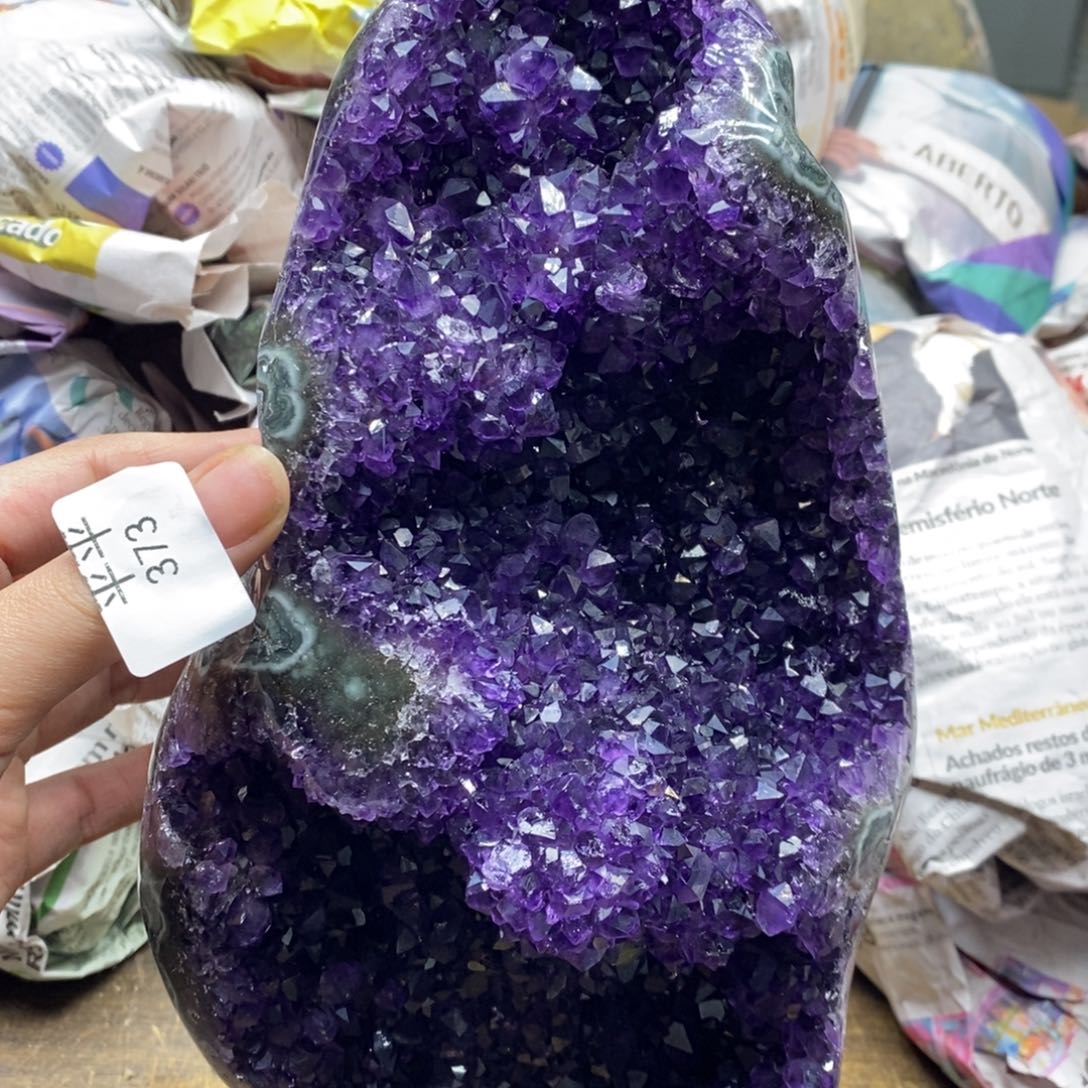 紫晶乌拉圭未镶嵌