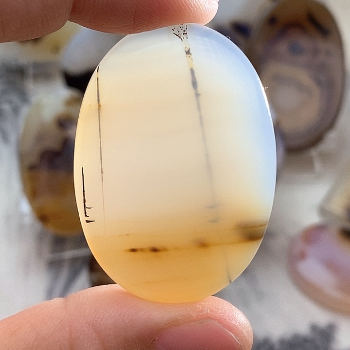 玛瑙/玉髓颈饰未镶嵌