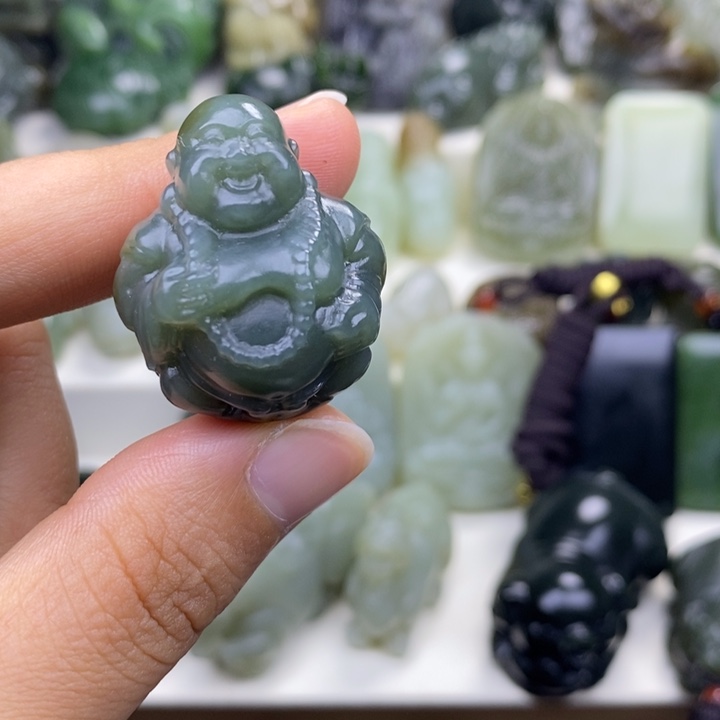 云***哥和田玉未镶嵌颈饰