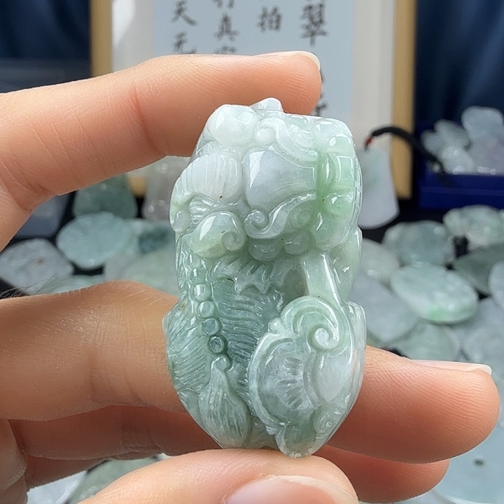 翡翠未镶嵌颈饰翡翠