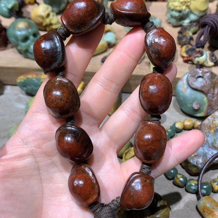 未镶嵌岫岩河磨玉（透闪石质玉）挂件