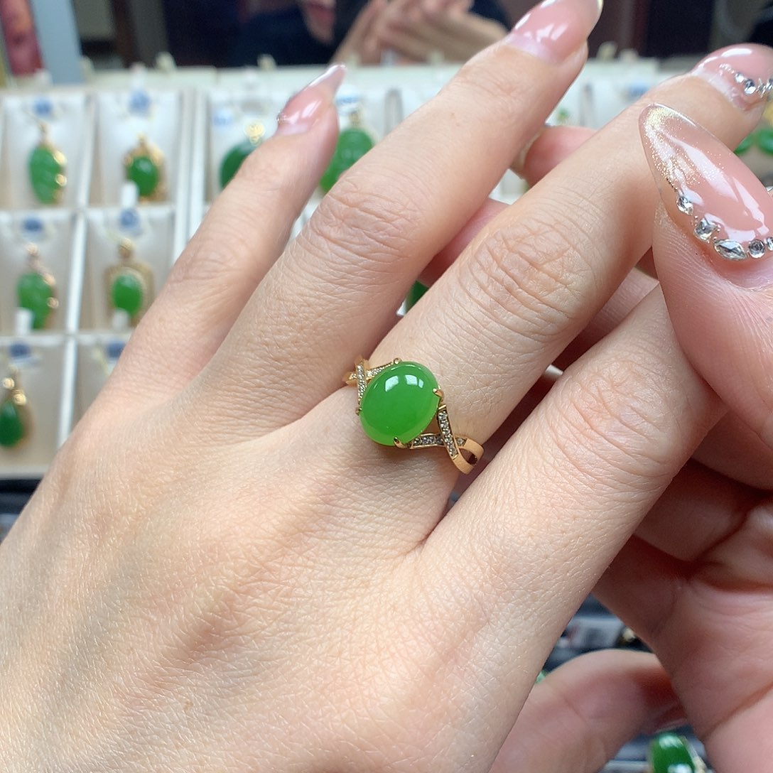 和田玉戒指18K金镶嵌810