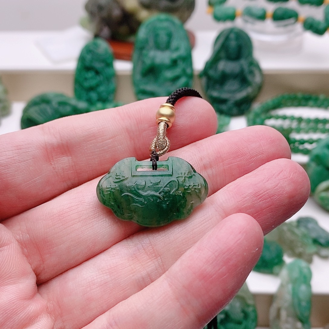 野***:独山玉未镶嵌吊坠