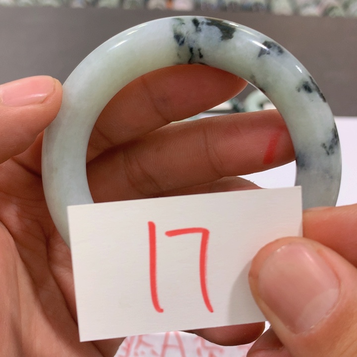 翡翠手镯未镶嵌2558888888999999