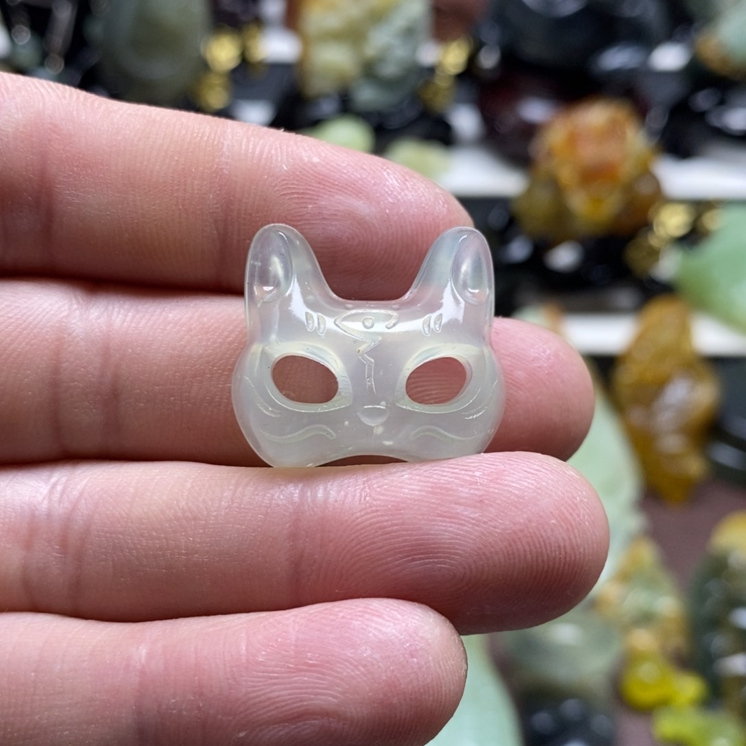 岫玉猫咪面具吊坠未镶嵌