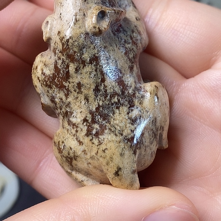 和田玉（糖玉）车挂未镶嵌千**行