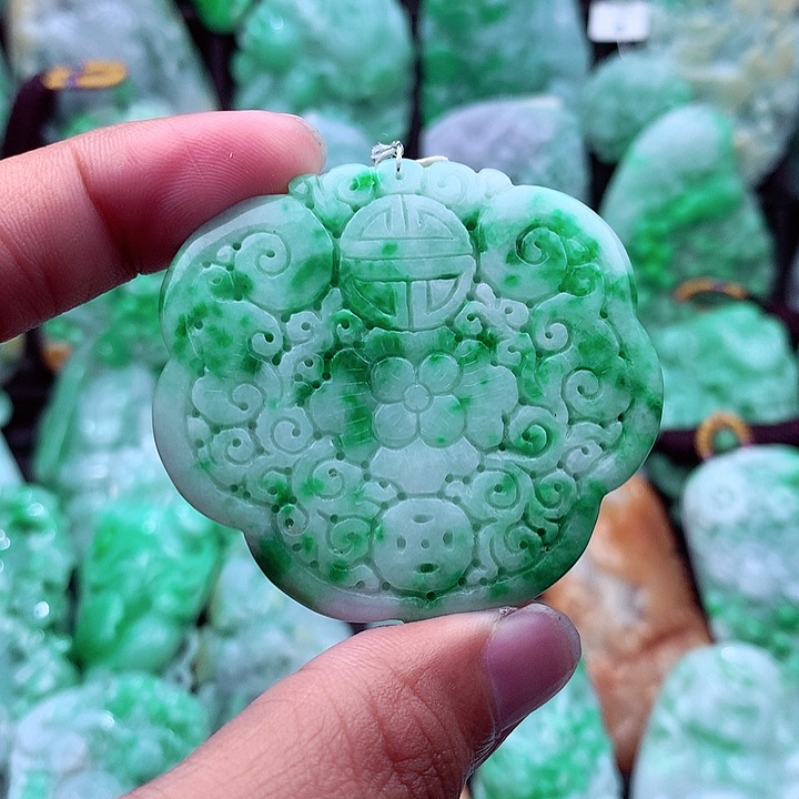 翡翠吊坠(不含链)未镶嵌