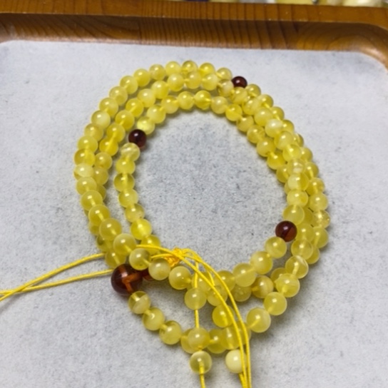 蜜蜡裸石未镶嵌串