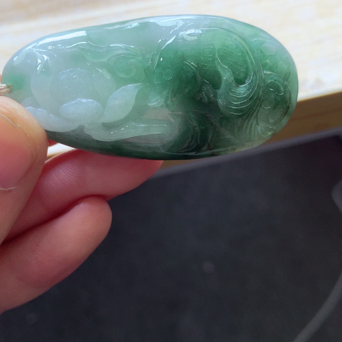 翡翠颈饰未镶嵌吊坠