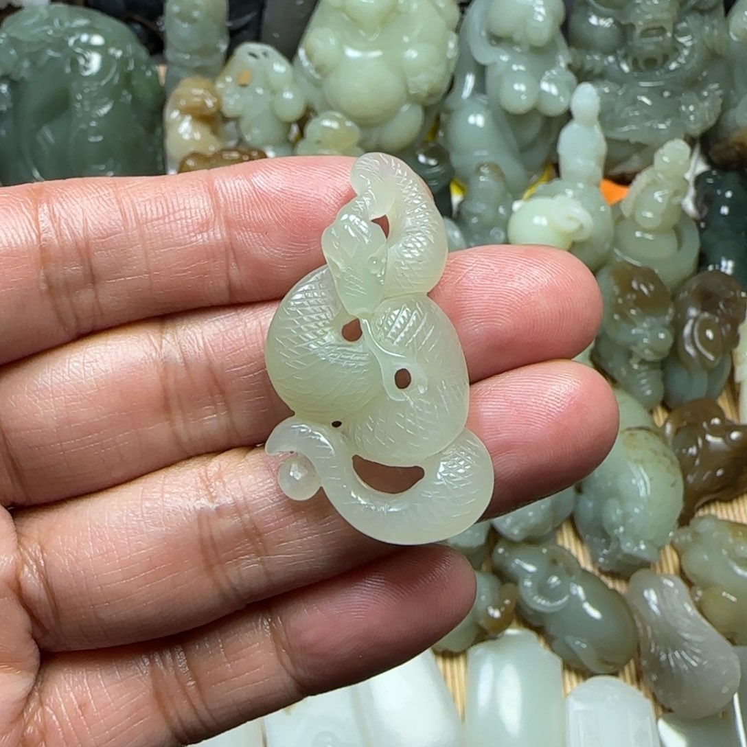 未镶嵌和田玉挂件