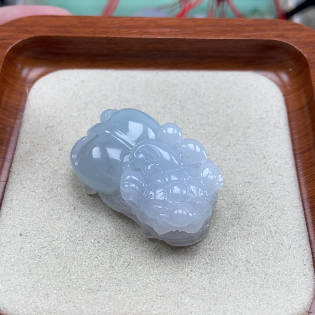 '***i翡翠未镶嵌颈饰如意