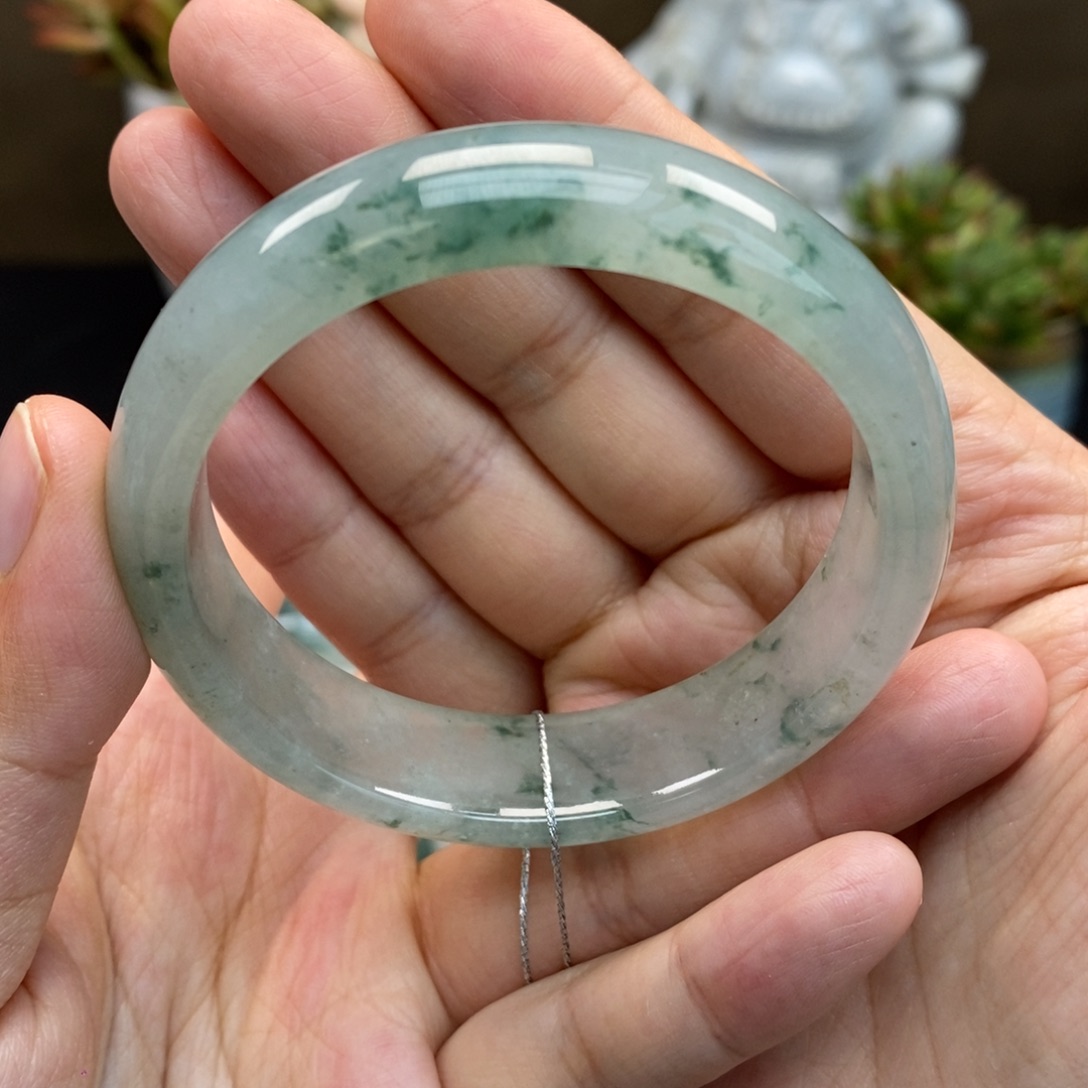 翡翠手镯未镶嵌天然