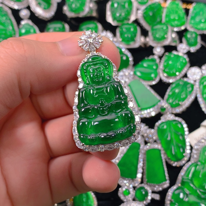 翡翠颈饰银S925镶嵌观音