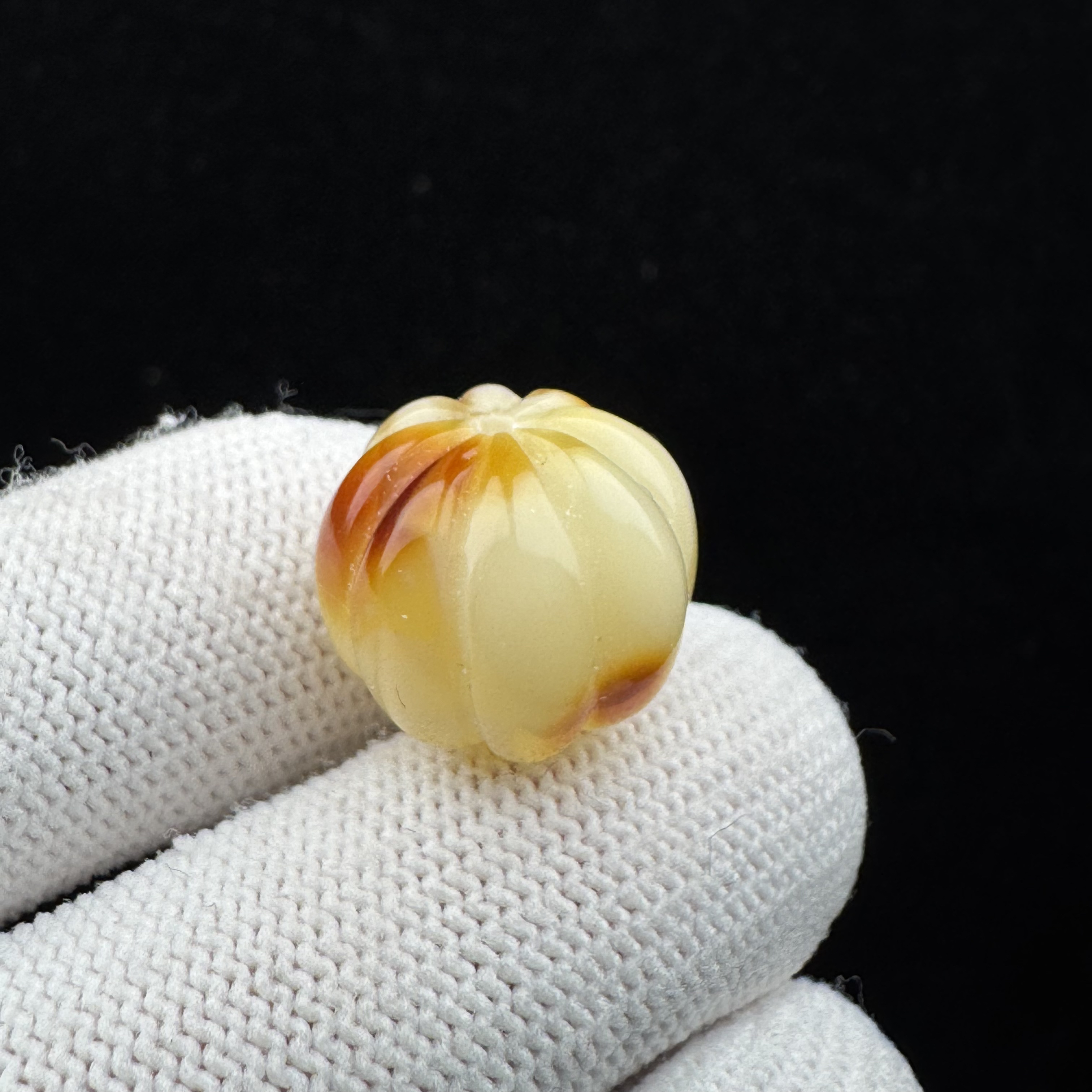 M4138天然蜜蜡 雕刻南瓜16.4*13.9mm原矿蜜蜡