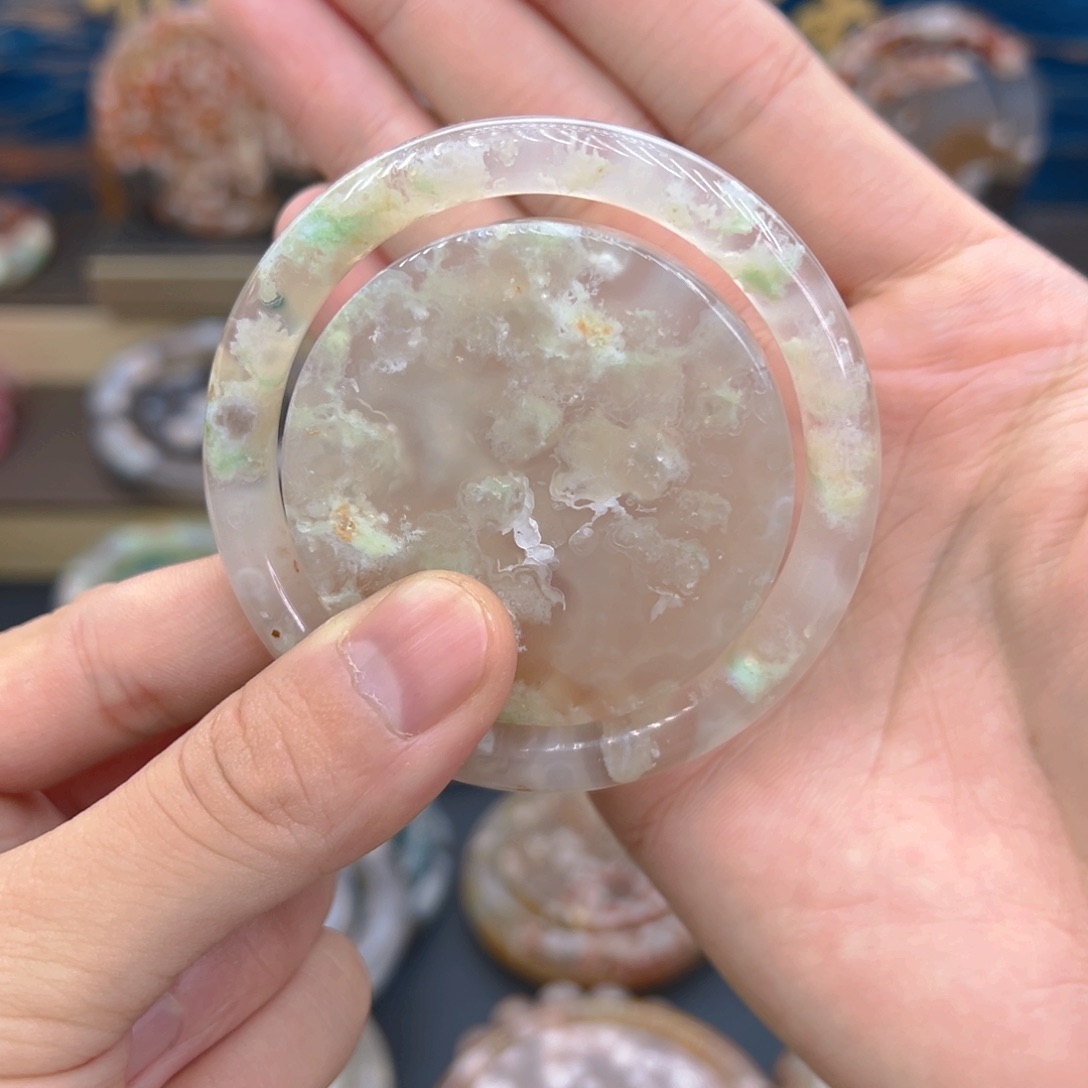 ****天然樱花手镯55圈口 赠品镯心