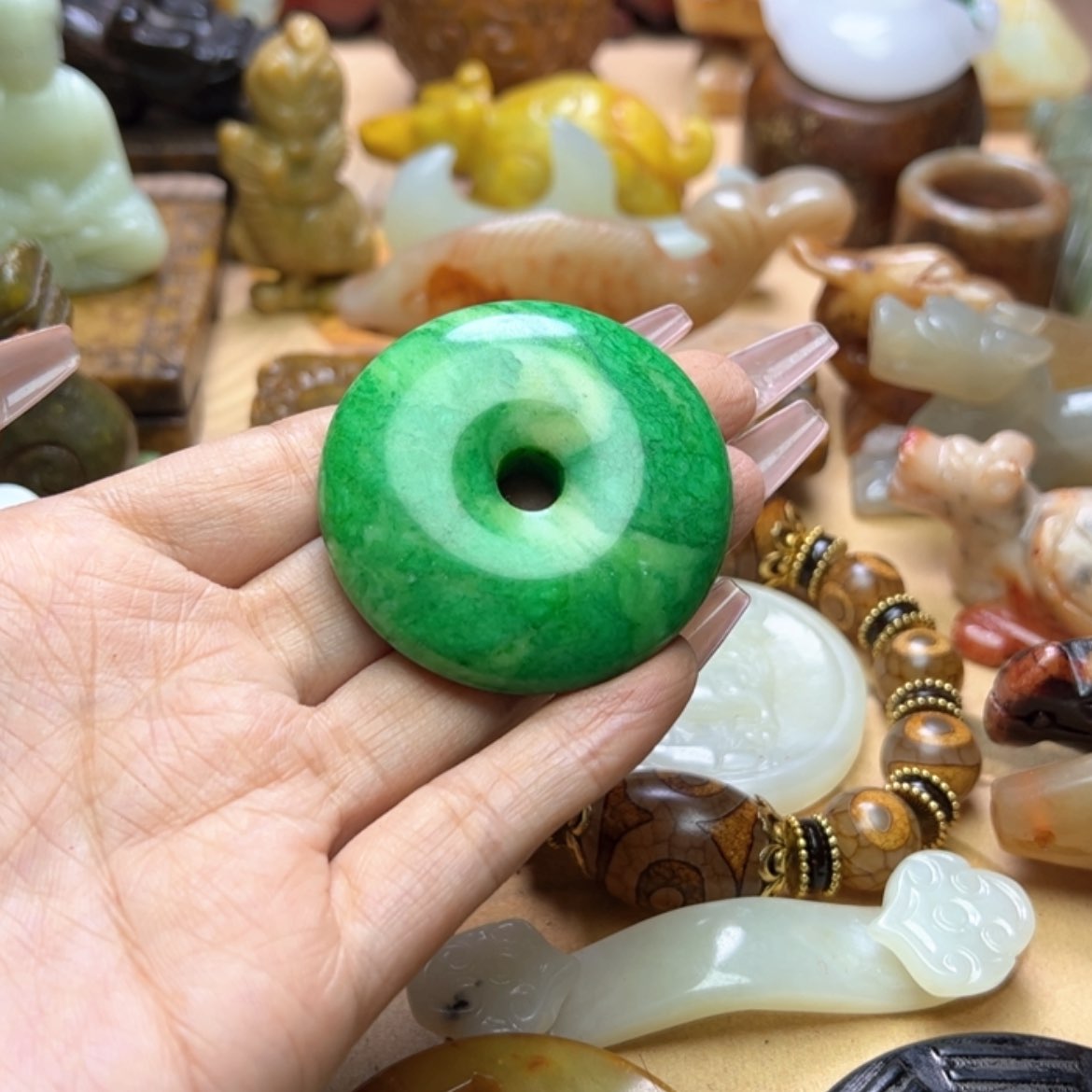 【闪购商品】蛇纹石玉颈饰未镶嵌