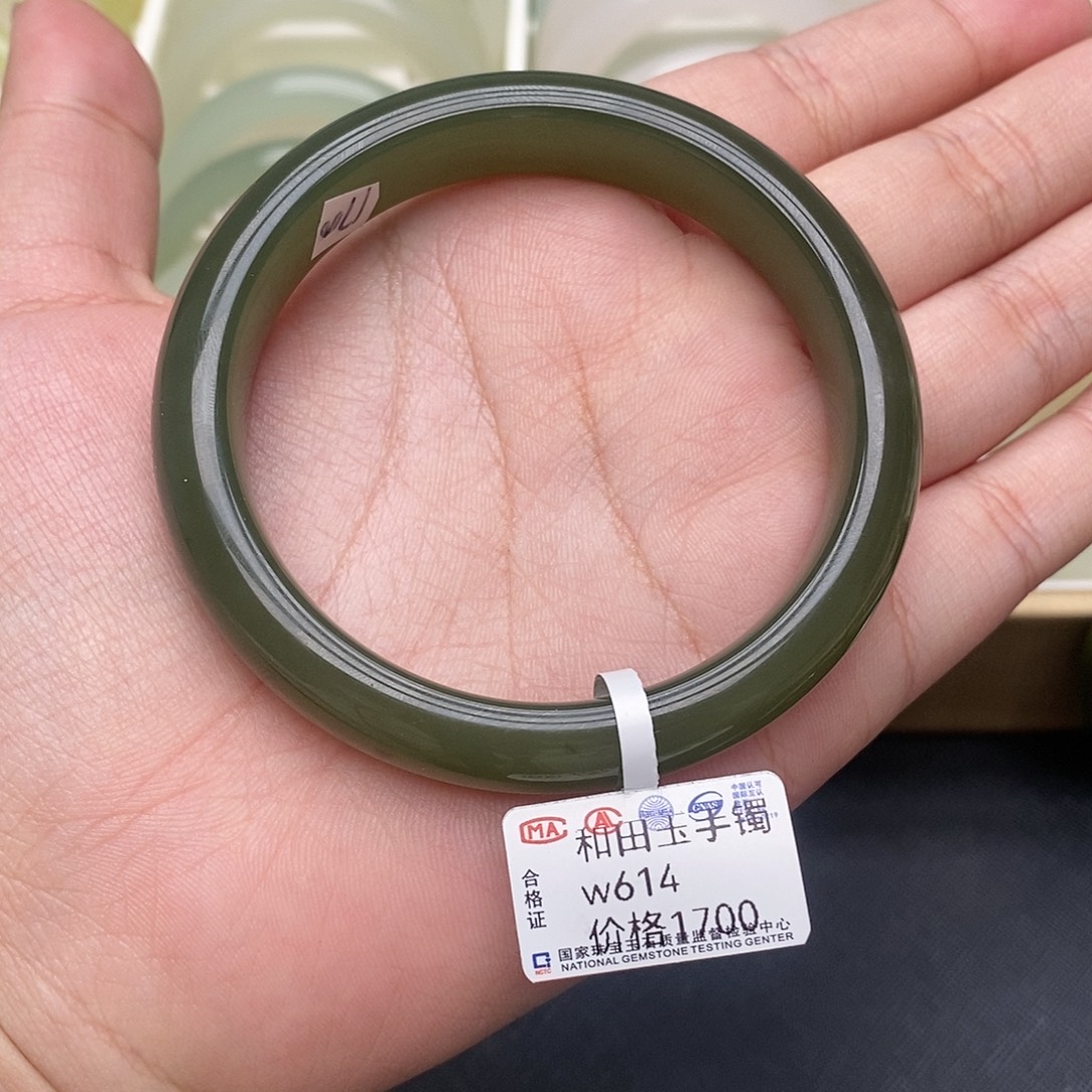 和田玉未镶嵌手镯57