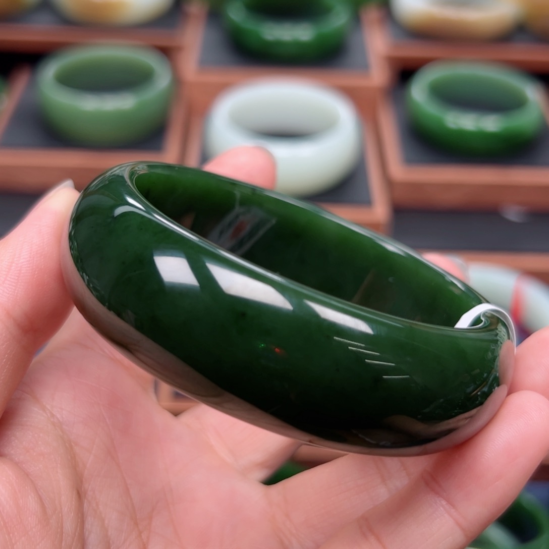 未镶嵌手镯和田玉（碧玉）6162