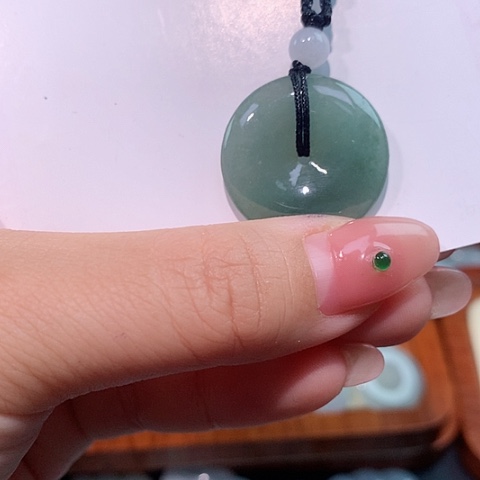 颈饰未镶嵌翡翠平安扣