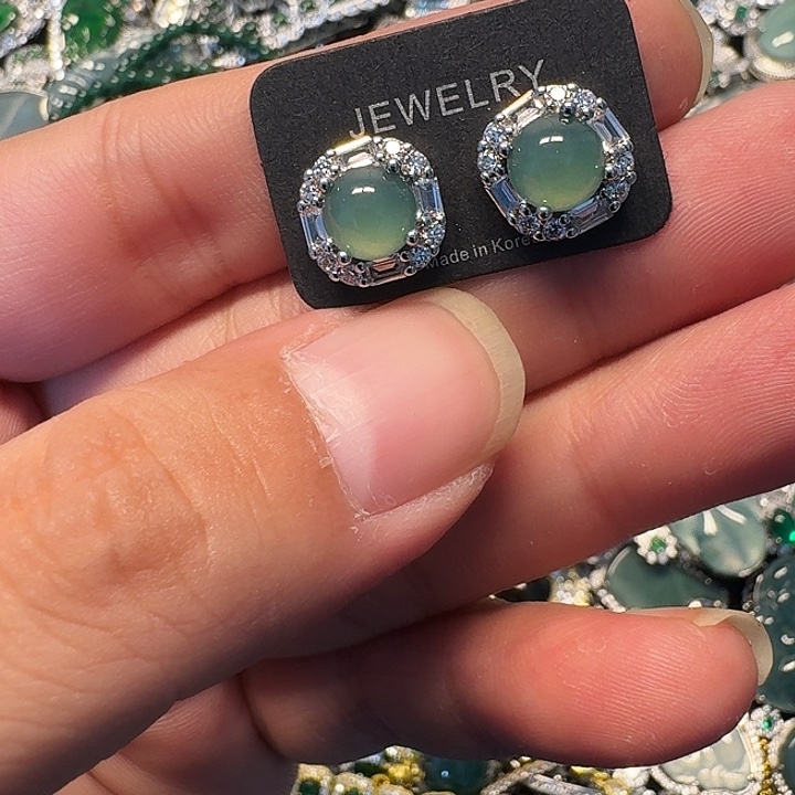 翡翠未镶嵌颈饰天然A货翡翠放漏