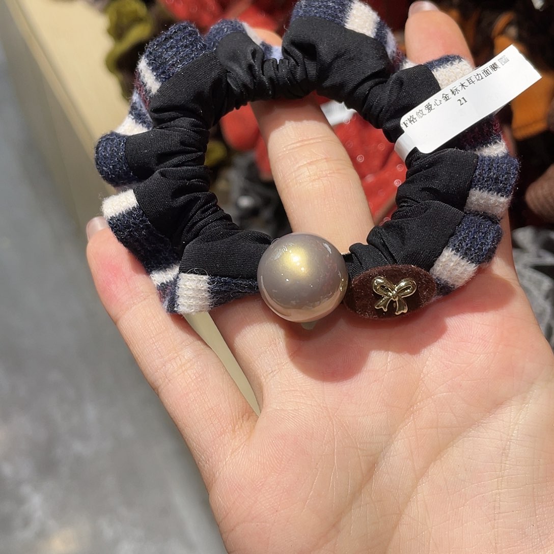 皮质铁合金黑蝴蝶结面膜