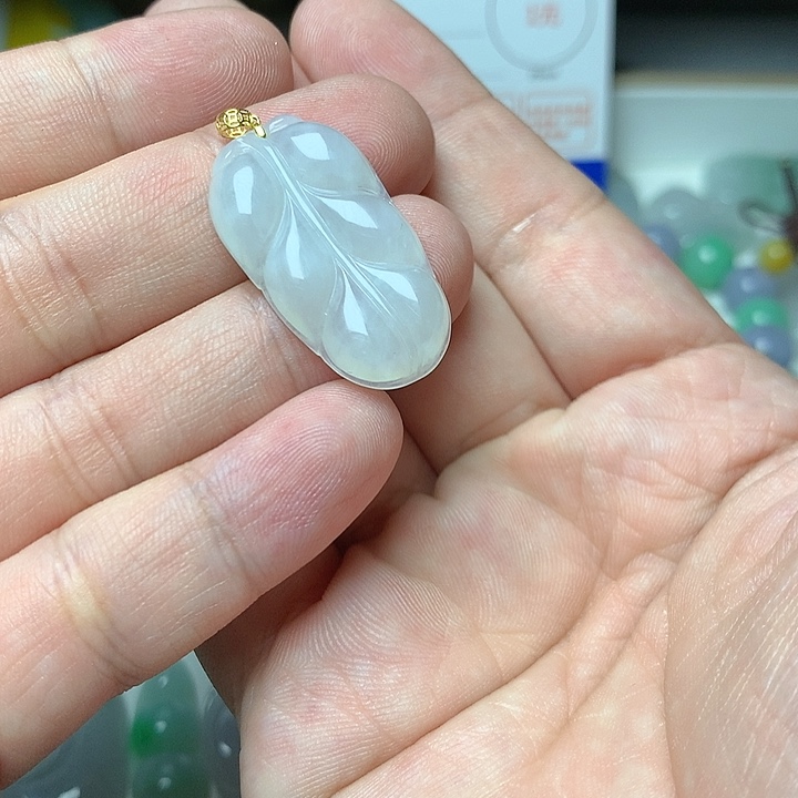 翡翠颈饰18K金镶嵌翡翠