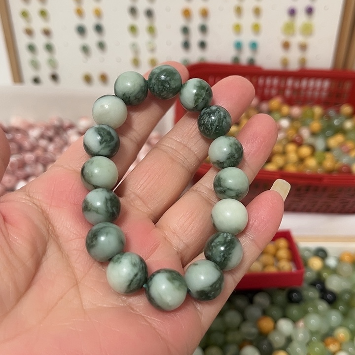 合金蛇纹石玉颈饰