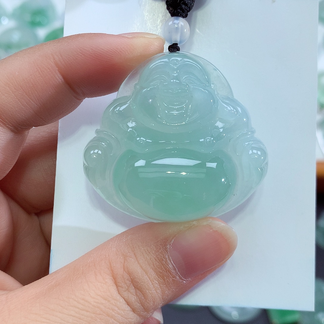 翡翠未镶嵌颈饰佛