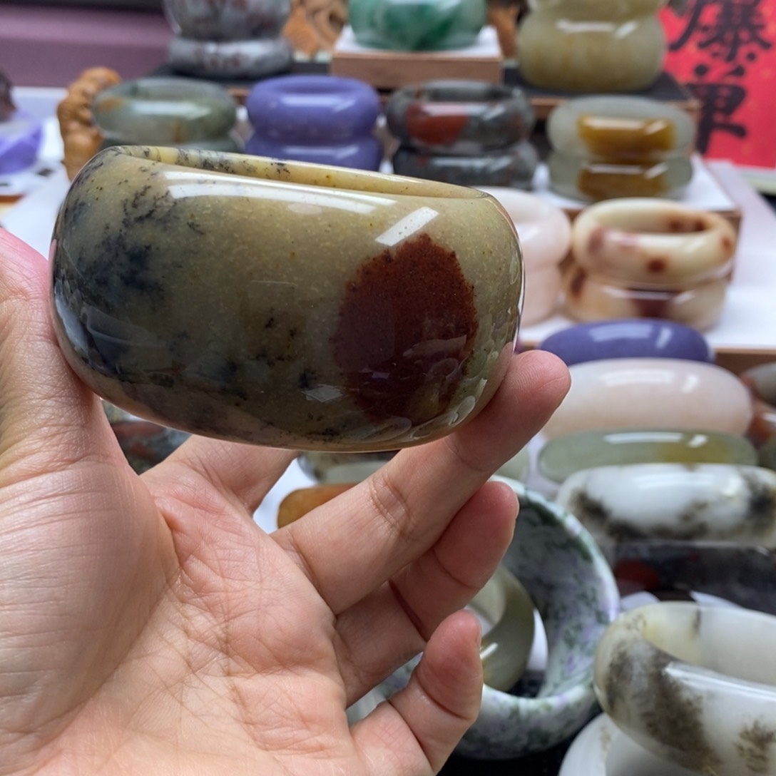 雨***呀石英岩玉手镯未镶嵌