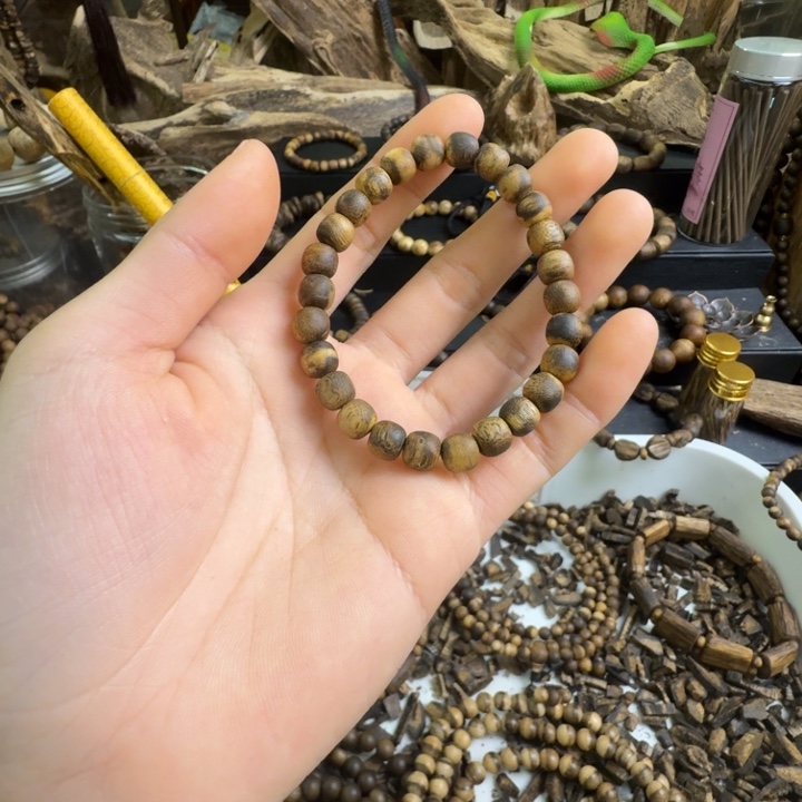 沉香碎屑沉香海南虎斑棋0.7大3克➕沉香碎屑多样性