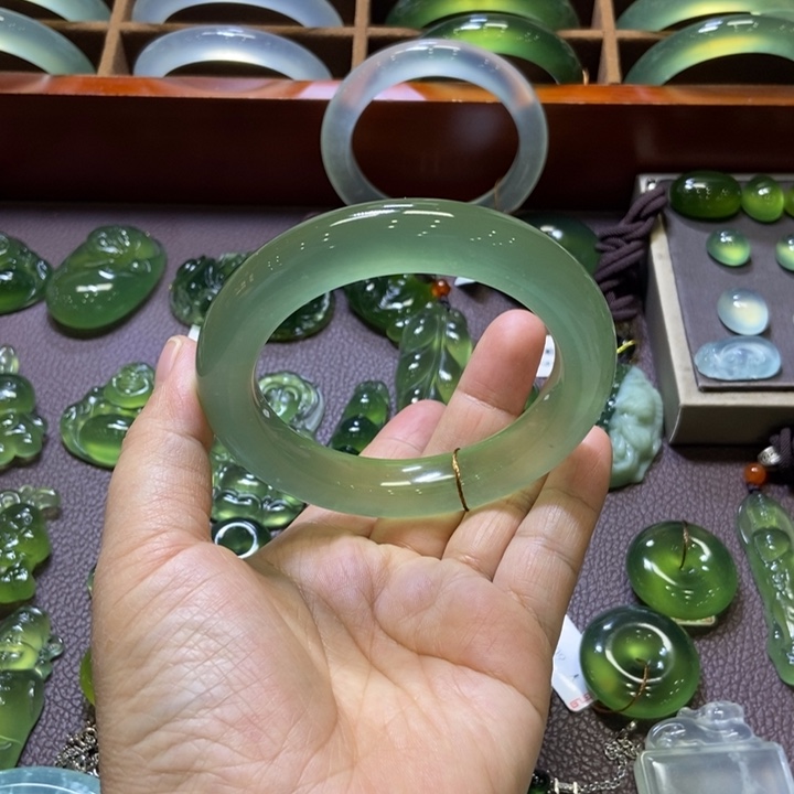 蛇纹石玉未镶嵌手镯58