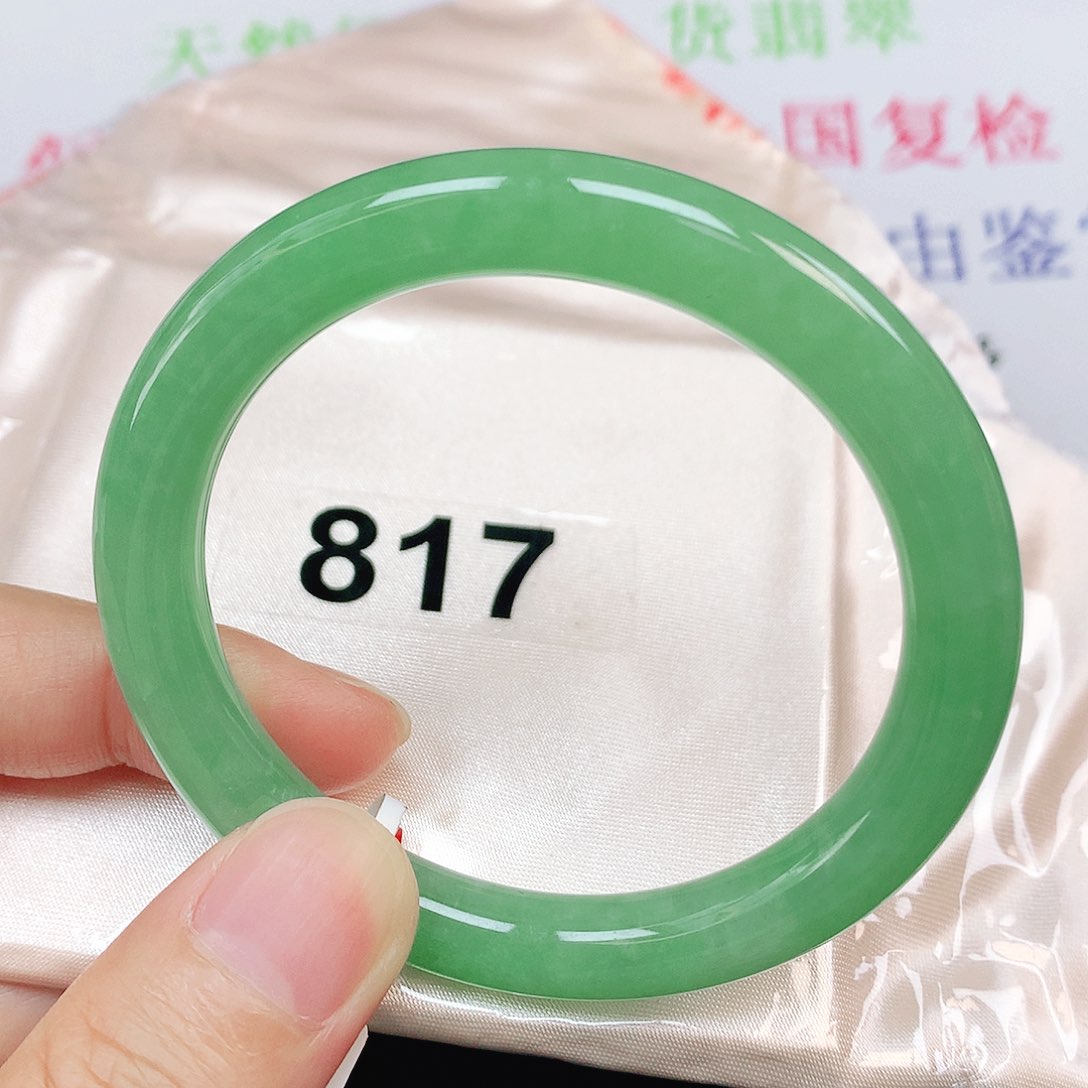 翡翠手镯未镶嵌抖音817