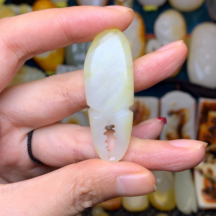 和田玉未镶嵌颈饰