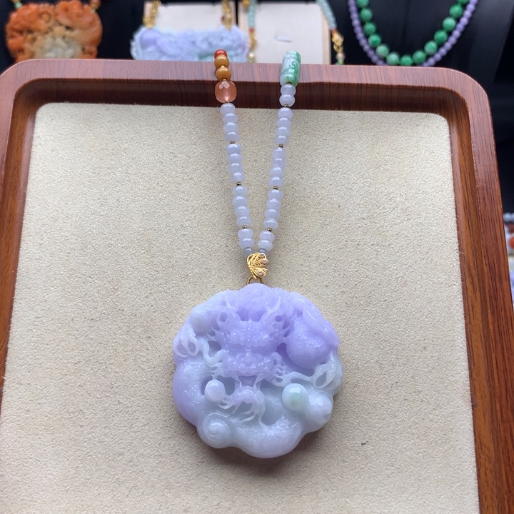 翡翠颈饰未镶嵌翡翠龙牌