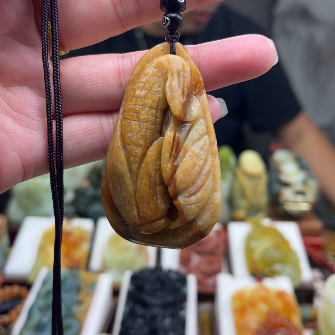 岫玉未镶嵌挂件挂件