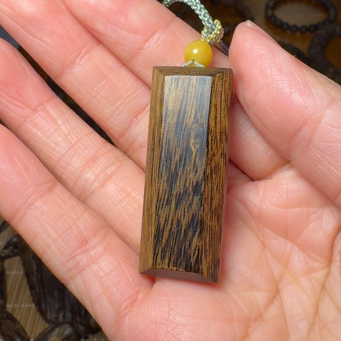 沉香吊坠雪**菩萨奇金丝结油6.1g