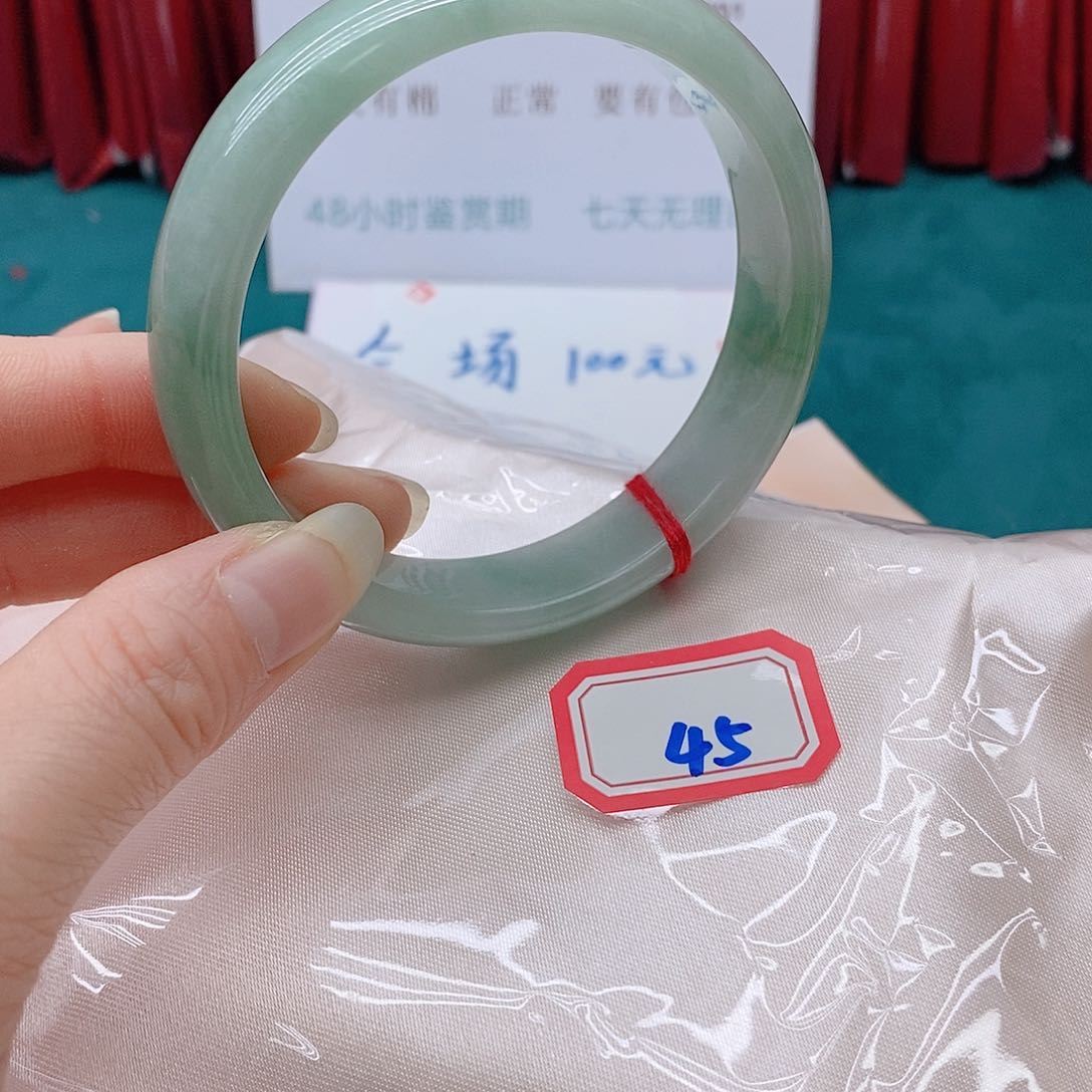 翡翠手镯未镶嵌凯****)4555555555