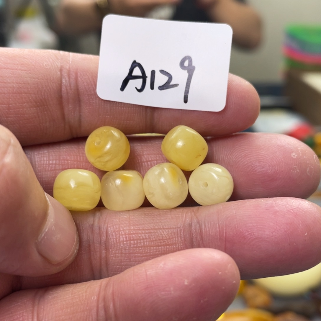 手链琥珀未镶嵌多样性发，发其中一件