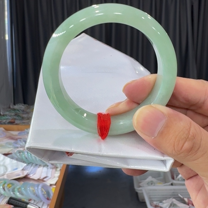 翡翠手镯未镶嵌纯天然缅甸翡翠a货 买断