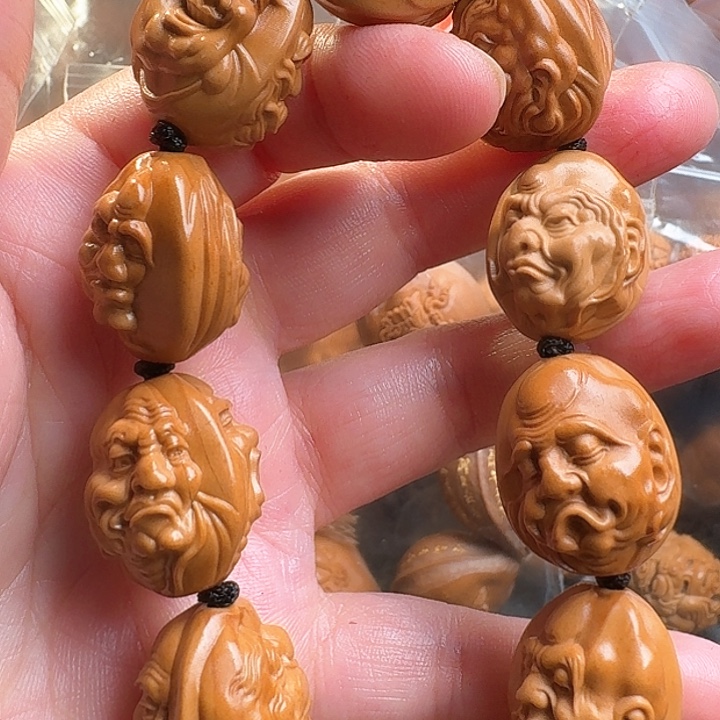 橄榄核吊坠橄榄浮雕罗汉