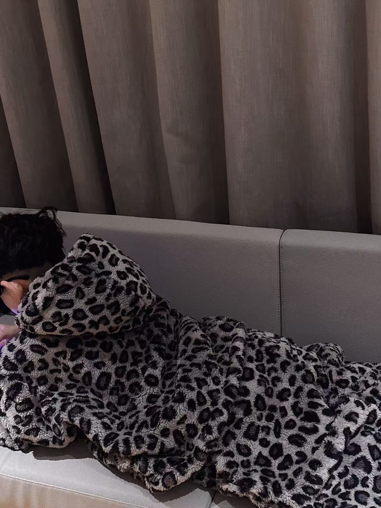 【一定要入的豹纹】很厚的豹纹儿童家居服 可外出的套装，模特穿150