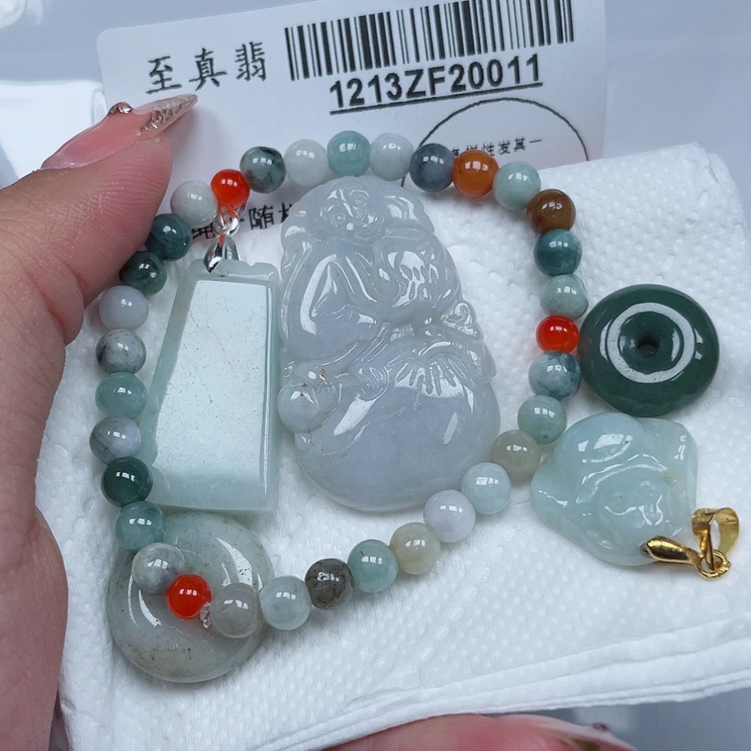 翡翠未镶嵌吊坠(不含链)